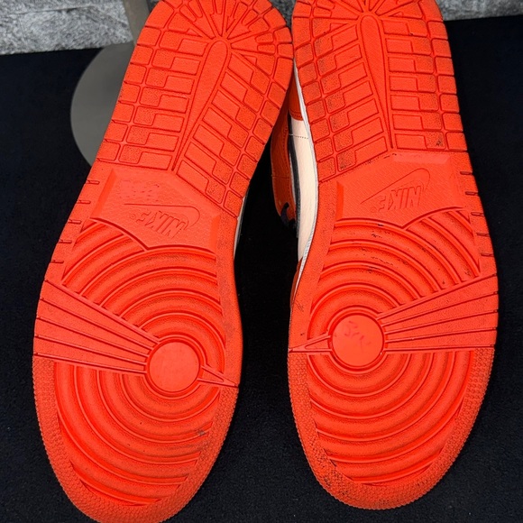 Jordan 1 Mid Team Orange Black - MNS10.5 - Picture 8 of 9